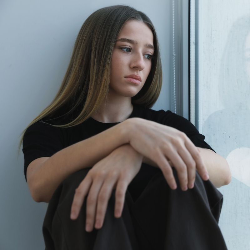 kızlarda ergenliğin psikolojik belirtileri