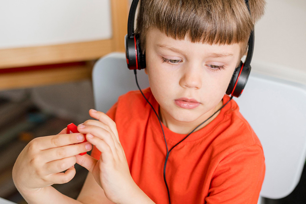 konuşma gecikmesi nedir belirtileri ve nedenleri konuşma gecikmesi nedir belirtileri ve nedenleri