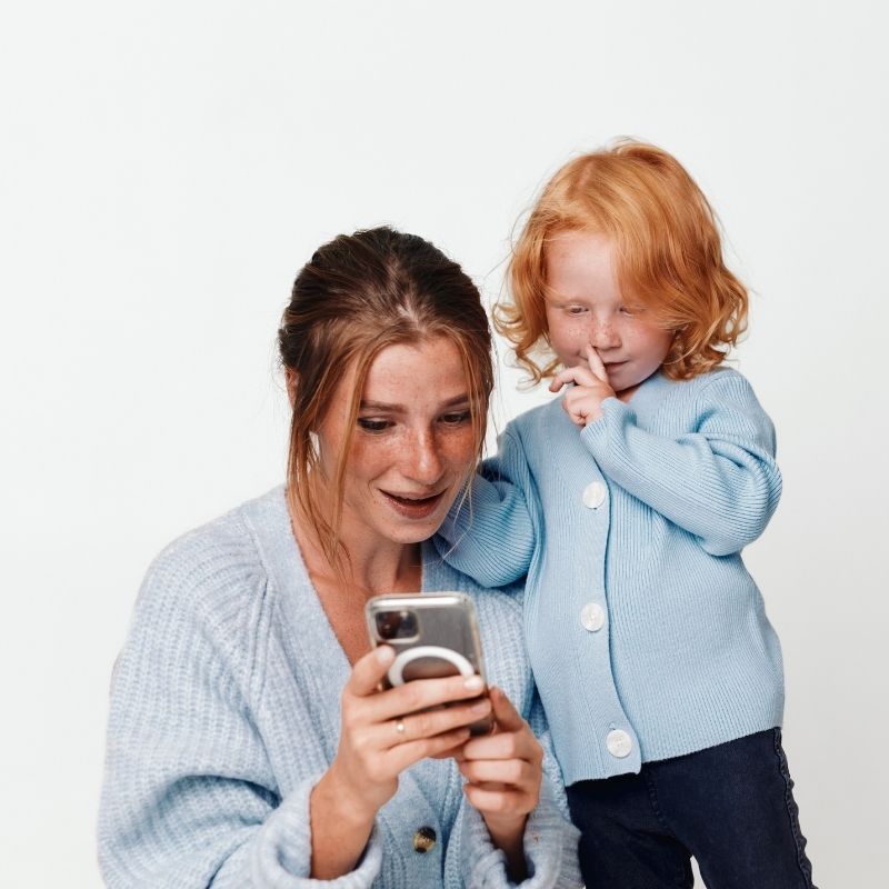 Anneye Aşırı Bağımlı Çocuğa Nasıl Davranılır